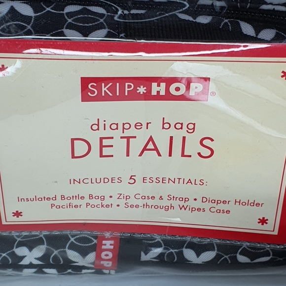 Skip * Hop Baby Essentials (5 items) and Mudpie Cow Socks + FREE GIFT - Picture 2 of 12